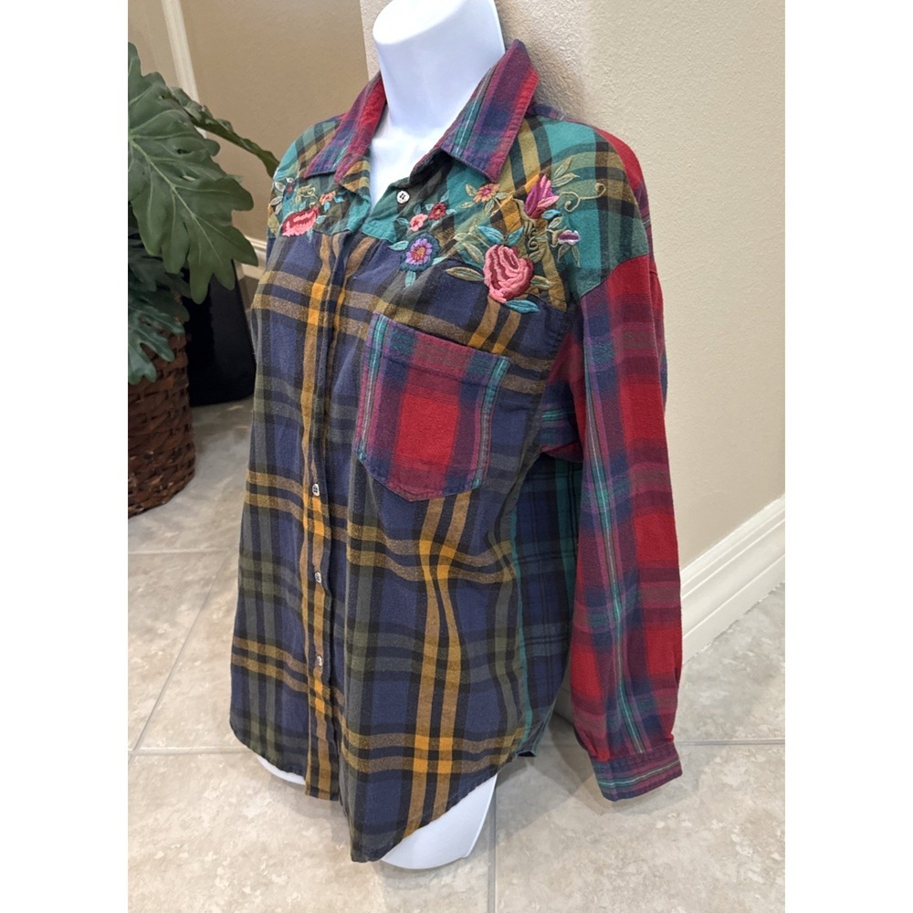 QPS Multicolor Plaid Button Up Shirt Embroidered Floral Boho Western Sz M Countr - Picture 2 of 10